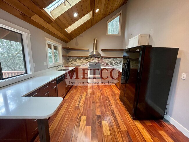 Building Photo - 24401