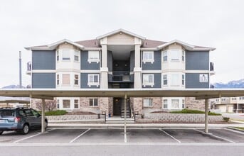 Building Photo - 3 Bedroom/2 bathroom Condo in Sandy