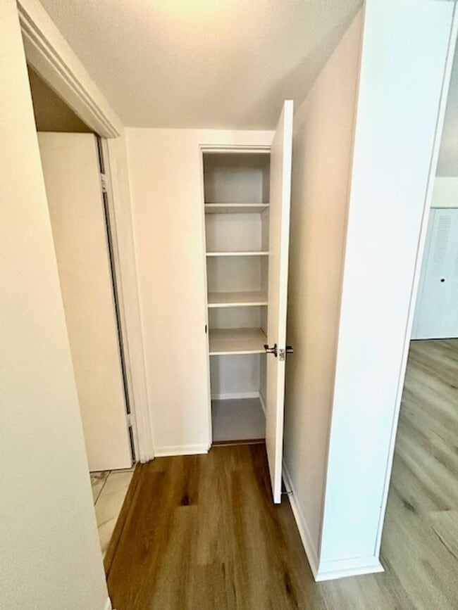 Building Photo - 55+Community - ANNUAL  1/1 GREAT LOCATION - UPDATED UNIT WITH COMMUNITY HEATED POOL!