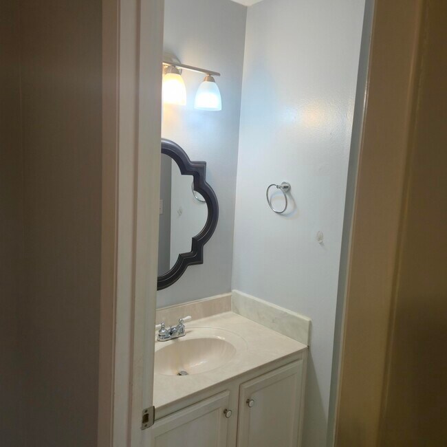 Building Photo - 348 Woodham Ct