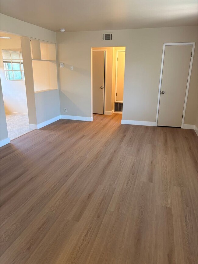 Interior Photo - 654 Kirkland Drive