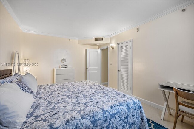 Building Photo - 3001 S Ocean Dr