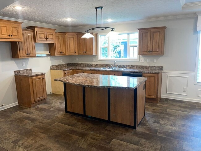 Building Photo - Beautiful 3 Bedroom Home in Lockwood Community!