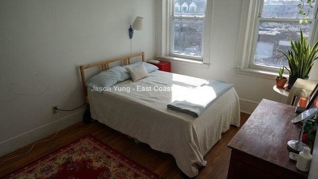 Building Photo - 11 Royce Rd