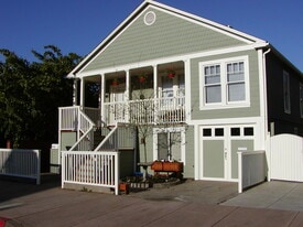 Building Photo - 809 A St