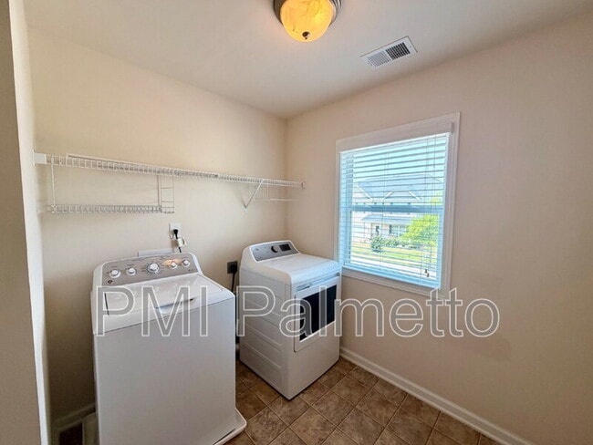 Building Photo - 141 Hay Meadow Ln