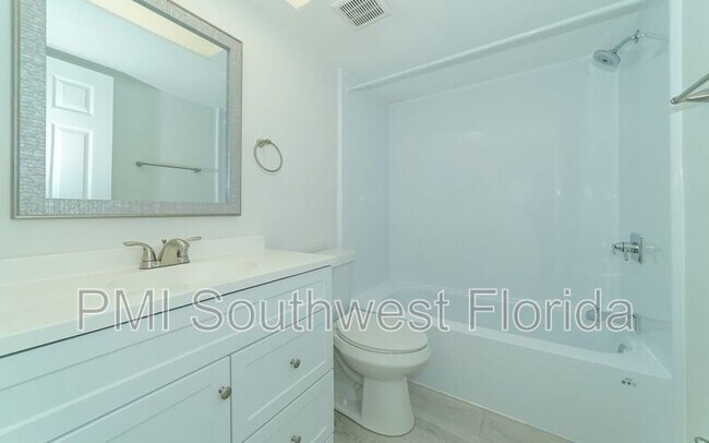 Building Photo - 2137 Couver Dr