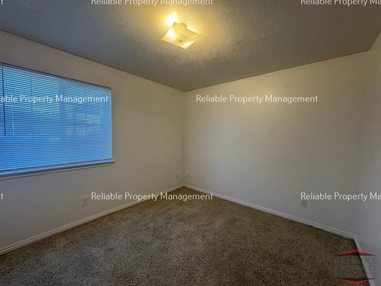 Building Photo - 3713 Deloy Dr