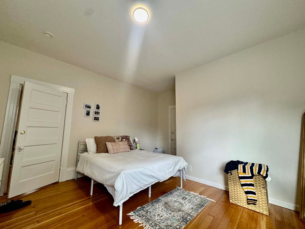 Building Photo - 2209 Haste St