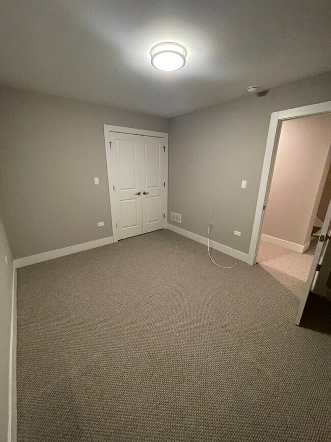 Building Photo - 215 S Hamilton Ave