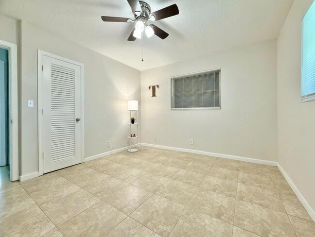 Building Photo - 4510 NW 46th St