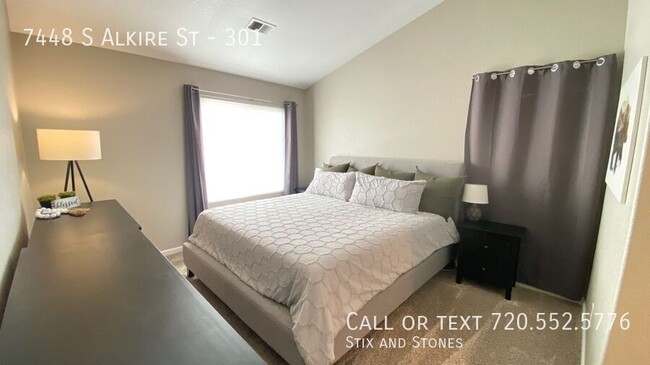 Building Photo - **Cozy Condo Available NOW** Minutes to Re...