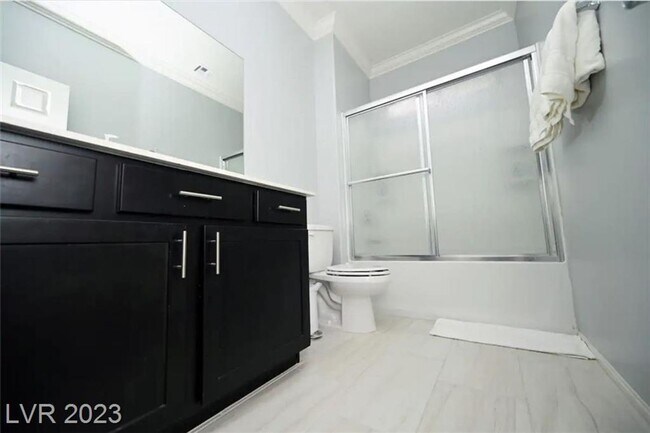 Building Photo - BEAUTIFUL HOME IMMACULATE AND READY TO MOVE-IN
