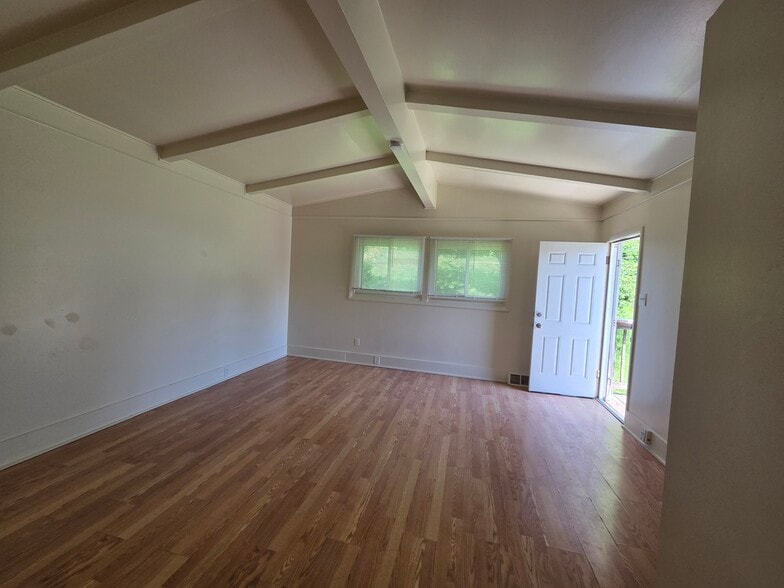 Building Photo - 5614 Sanborn Dr
