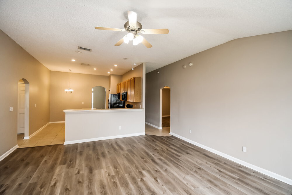 Building Photo - 9135 Prosperity Lake Dr