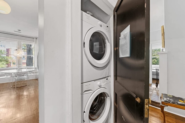 Building Photo - 500 Queens Rd