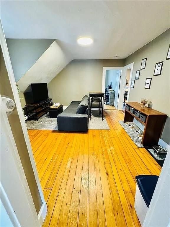 Building Photo - 1071 Main St