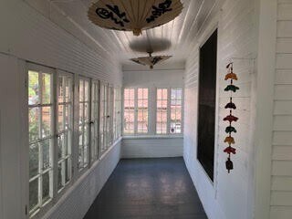 Building Photo - 4BR 2BA HOME IN UPTOWN AVAILABLE 10/4!