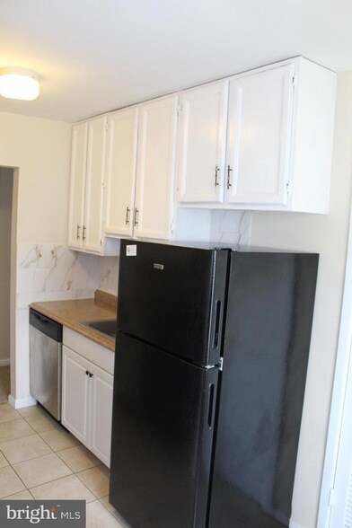 Building Photo - 426 Harmon Rd