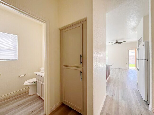 Building Photo - 7849 Blue Brook Dr