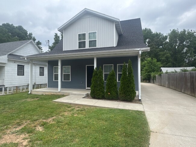 Building Photo - 613 W Harrison St