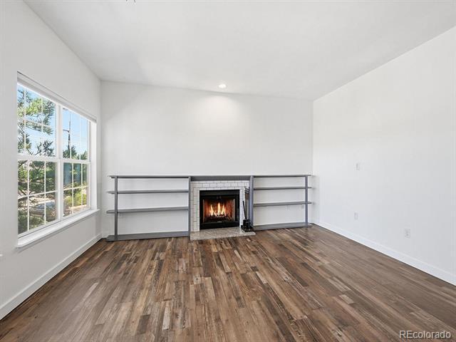 Building Photo - 7470 Singing Hills Dr