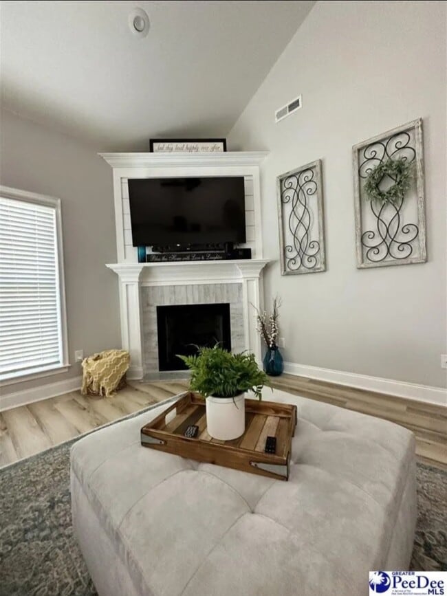 Building Photo - 4008 W Eagle St