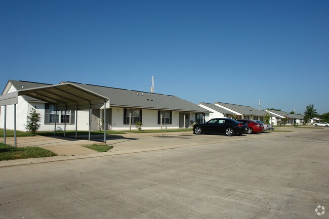 Primary Photo - Devonshire Apartments