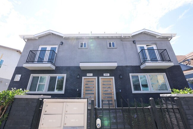 Building Photo - 3927 Wisconsin