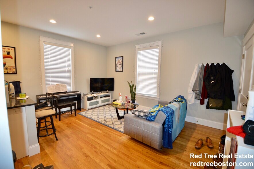 Building Photo - 405 S Huntington Ave