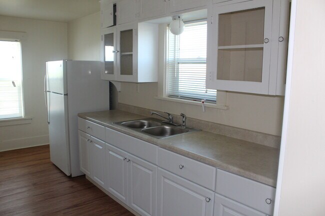 Building Photo - 22175 State Line Rd