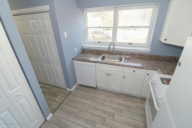 Building Photo - 207 E Winged Foot Ct