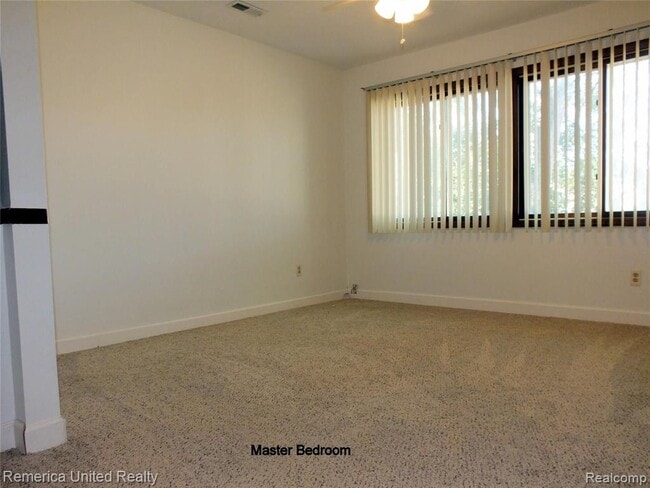 Building Photo - 23861 Longacre St