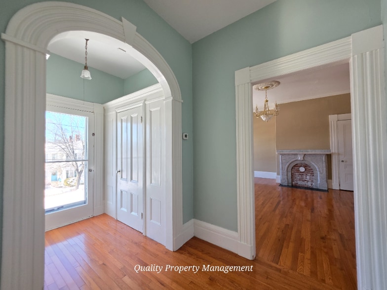 Building Photo - 157 Broadway