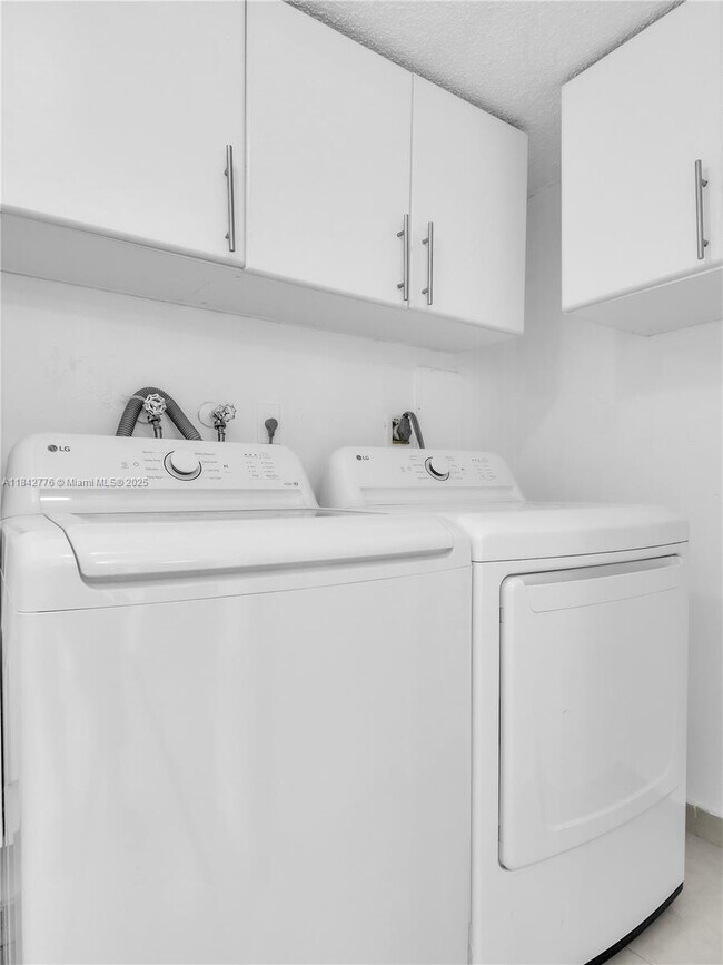 Building Photo - 2075 SW 122nd Ave