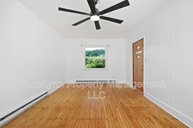 Building Photo - 505 B St