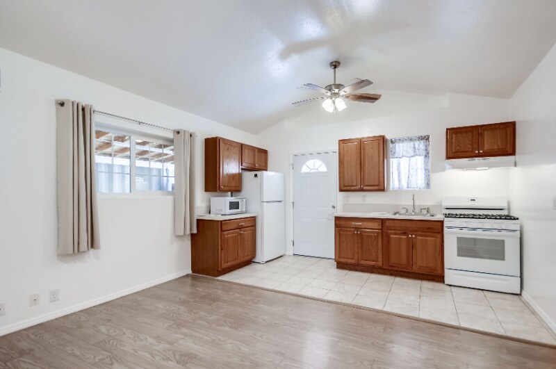 Building Photo - 9177 Creekford Dr