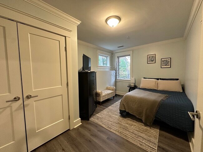 Building Photo - 17 Hennery Wy