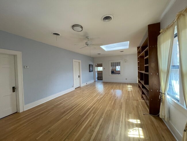 Building Photo - Girard UNM