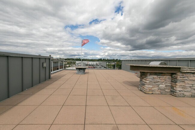 Building Photo - 210 Rocketts Way