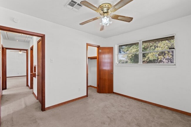 Building Photo - 241 W Rittenhouse St