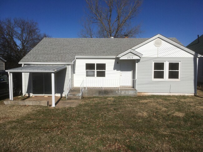 Primary Photo - 1717 W Smith Springfield MO