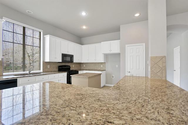 Building Photo - 256 White Dr