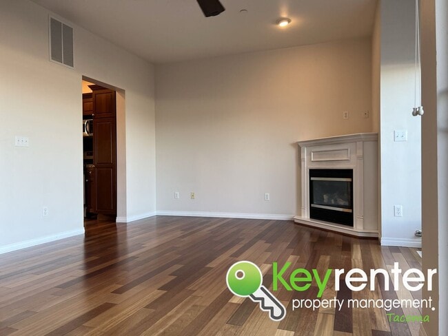 Building Photo - Luxury View Home in Gas Lamp Terrace, near...