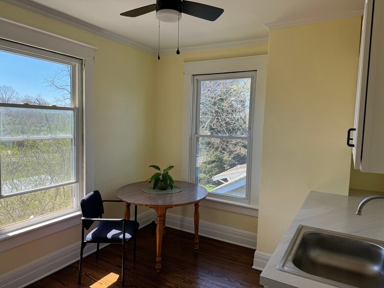 Building Photo - 107 Westover Blvd