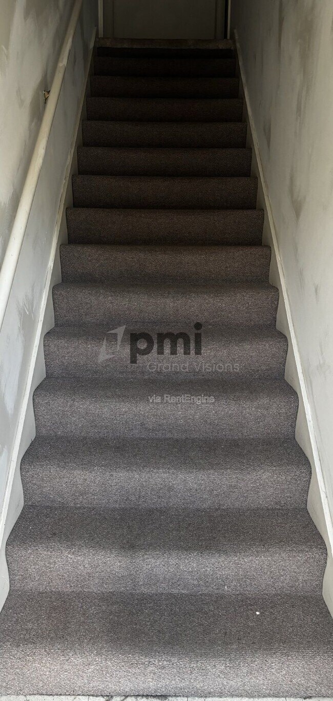 Building Photo - 1306 Arthur Ave