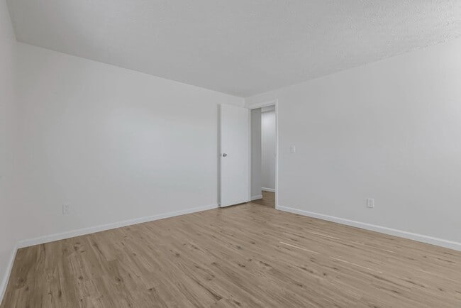 Building Photo - 874 Hilton Dr