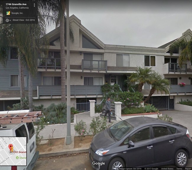 Front of building - 1741 Granville Ave