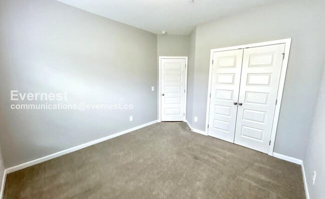 Building Photo - 1028 Echo Rdg Rd