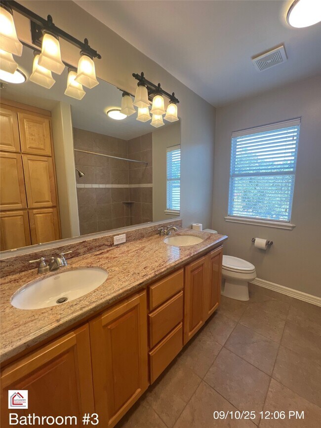 Building Photo - 903 Sugarfield Ct